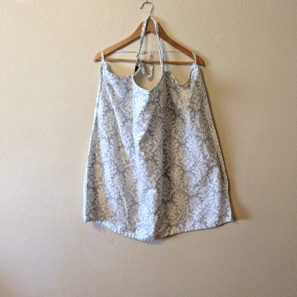 Elegant White and Gray Nursing Cover - Picture 2 of 10